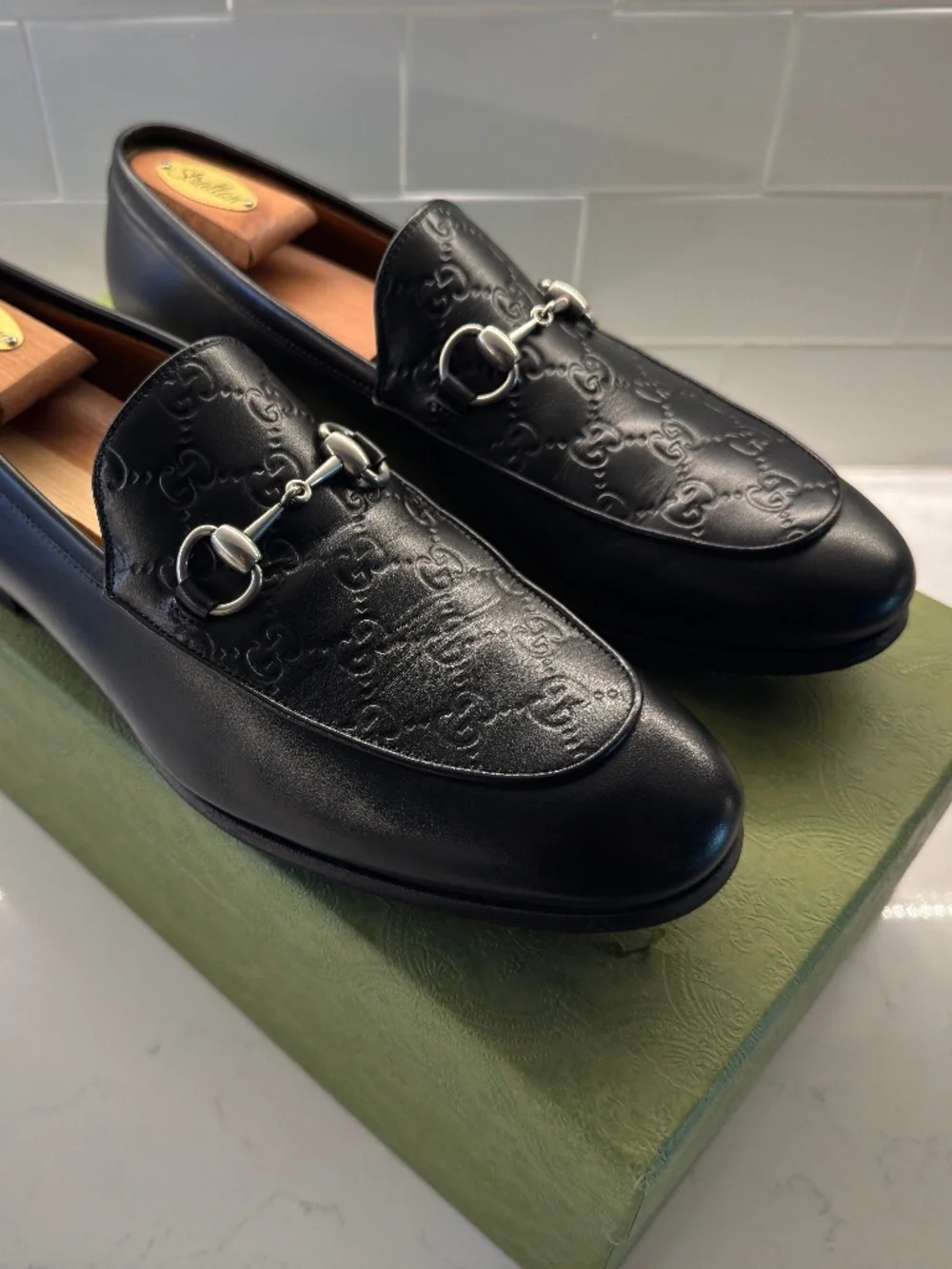 Men’s U.S. 10 Gucci Jordaan GG embossed silver horse bit loafers